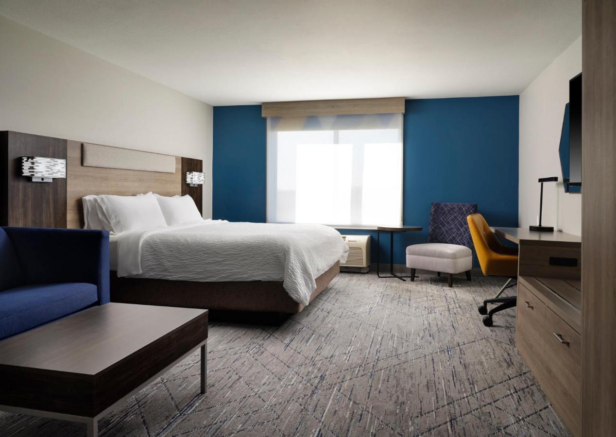 Holiday Inn Express Peru-Lasalle Area By Ihg Exterior photo